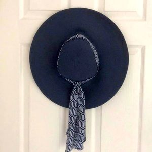 Women’s Mud Pie blue paper straw floppy hat